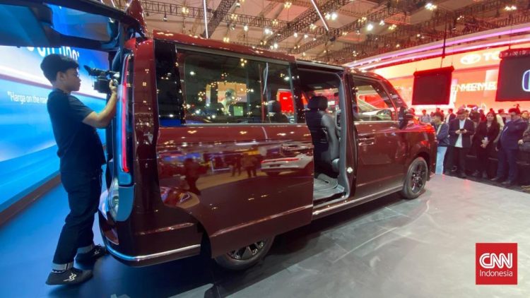 Step WGN eHEV: Fungsional dan Menarik