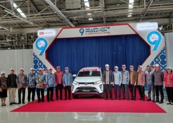 Dari Gran Max hingga Rocky, Kisah 9 Juta Unit Mobil di Indonesia