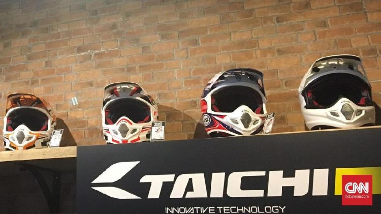 Waspada Tertipu Pedagang Helm Bekas