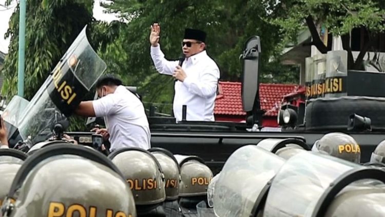 Mobil Mewah Bupati Pati Sudewo yang Viral dan Kena Pajak Naik