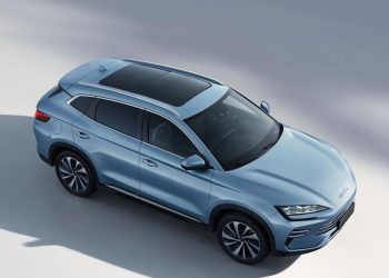 Kejadian Langka, Mobil Listrik Tersambar Petir Sebanyak 3 Kali