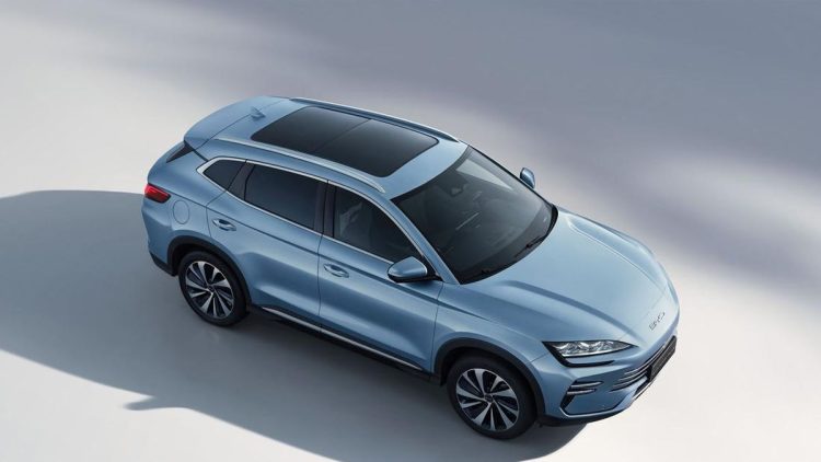 Kejadian Langka, Mobil Listrik Tersambar Petir Sebanyak 3 Kali