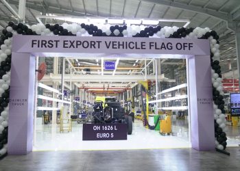 Ekspor Perdana Sasis Bus Produksi Indonesia oleh Daimler