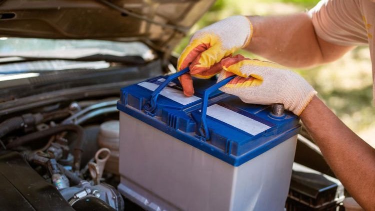 Mudah Membersihkan Kabel Aki Mobil dari Karat dan Korosi