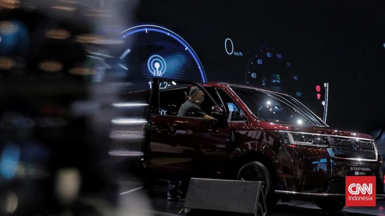 Pengiriman Step WGN e:HEV kepada 20 Konsumen Pertama oleh Honda