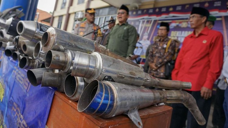 Larangan Penggunaan Knalpot Brong di Jawa Barat oleh Dedi Mulyadi