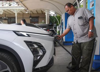 Pertimbangan Membeli Mobil Listrik Diskon 50 Persen Tambah Daya PLN