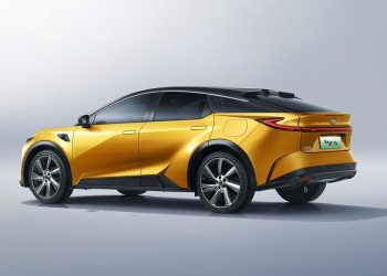 Apakah Mobil Listrik Memerlukan Cairan Rem Khusus?