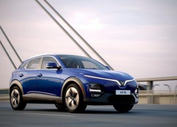 Strategi Berani di Pasar Mobil Listrik dengan Langganan Baterai