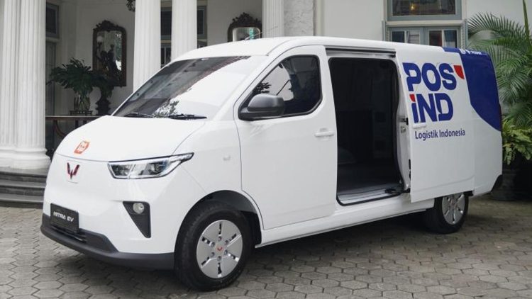 Pos Indonesia Kerja Sama dengan Wuling untuk Penyediaan Kendaraan Logistik Ramah Lingkungan