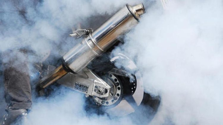 Knalpot Motor Berbau Aneh Tanda Masalah Mesin yang Perlu Diwaspadai