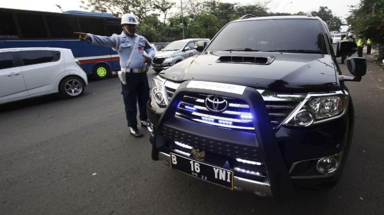 Polisi Minta Warga Matikan Sirene dan Rotator Sebelum Dikenakan Sanksi