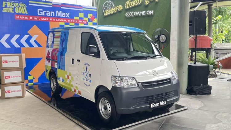 Gran Max Blind Van Transmisi Otomatis Diluncurkan oleh Daihatsu