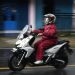 Risiko Penggunaan Jas Hujan Ponco untuk Pengendara Motor Saat Hujan