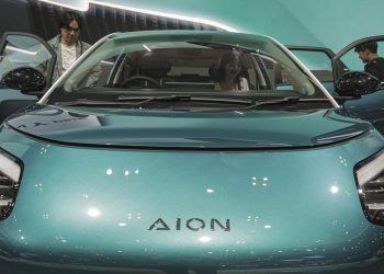 Perbandingan Biaya Perawatan Tahunan Mobil Listrik dan Mobil Bensin