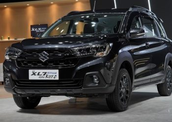 New XL7 Hybrid Alpha Kuro dari Suzuki Resmi Dikenalkan dengan Aksen Hitam yang Elegan