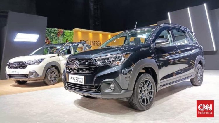 XL7 Hybrid Alpha Kuro Meluncur, Varian Baru dengan Desain Hitam