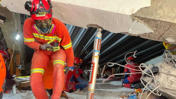 Jumlah Korban Meninggal Pesantren Roboh Meningkat Menjadi 61 Orang, 17 Teridentifikasi