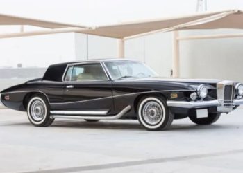 Isi Pertalite Menggunakan STNK Mobil Legendaris dan Honda BeAT One Piece