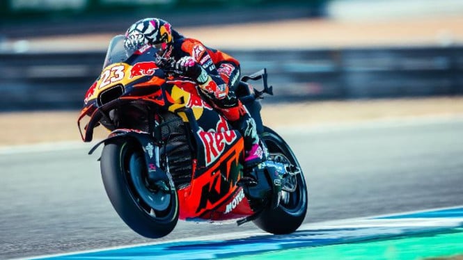 Mengapa KTM Unggul dan Aprilia Terpuruk di MotoGP Malaysia? Ini Penjelasan Teknisnya