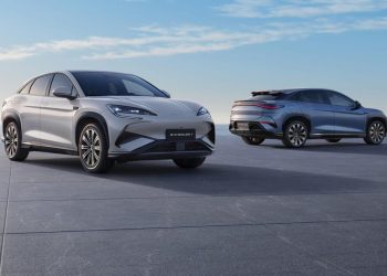 Perbandingan Panas EV Crossover Toyota bZ4X dan BYD Sealion 7 Mana yang Lebih Menguntungkan