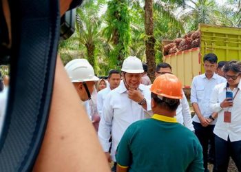 Wamen Janji Perbaiki Jalan untuk Warga Transmigrasi di Bungo Jambi Dibantu APBN 2026