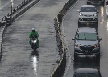 Waspada Hujan Petir di Jabodetabek Siang Nanti