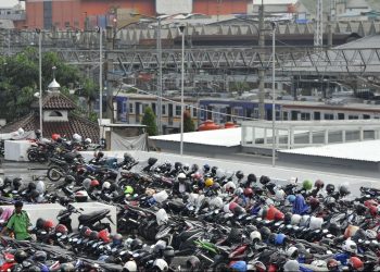Bapenda Sita Pemilik Kendaraan yang Utang Pajak Motor dan Parkir Stasiun