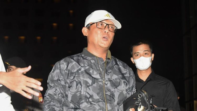 Koleksi Kendaraan Bupati Lampung Tengah Ardito Wijaya Terkena OTT KPK