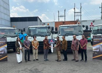 Fuso Serahkan Fighter X FM65F TH 4×2 kepada Pelanggan