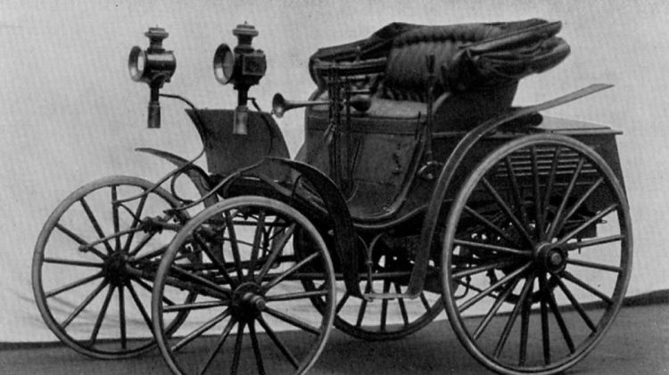 Mobil Pertama di Indonesia Tercatat Sejak 1894 Dengan Julukan Kereta Setan