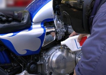 Waspadai Oli Motor Palsu dengan Tips Berikut