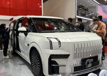 Zeekr Perkenalkan Dua Mobil Listrik di Indonesia melalui Geely